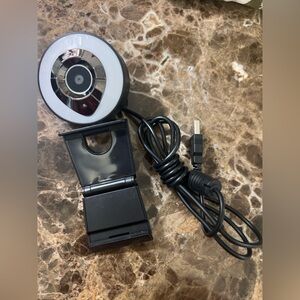 High-Definition Black USB Connectivity Webcam with with a built-in ring light